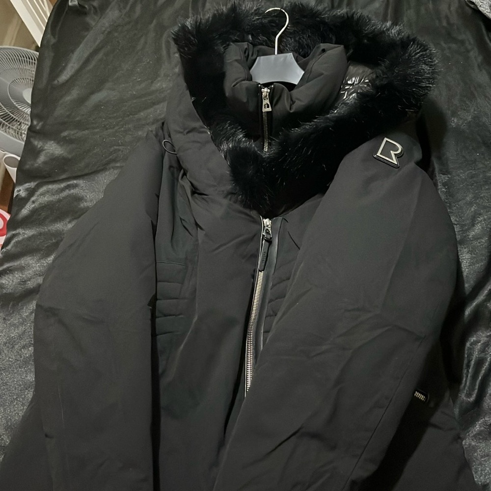 I am selling a brand new Rudsak Cora mid length coat